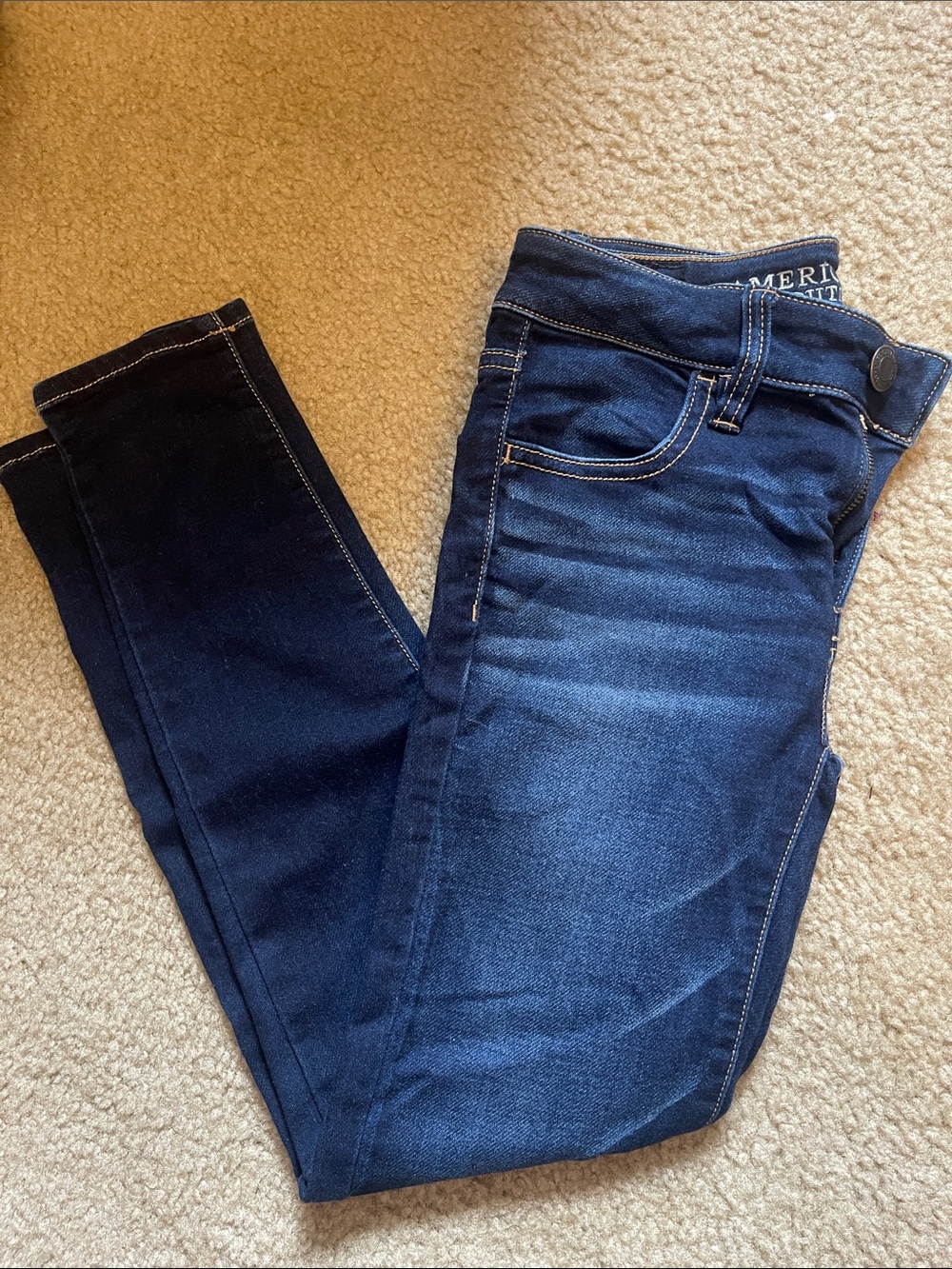 Dark wash jegging crop jeans